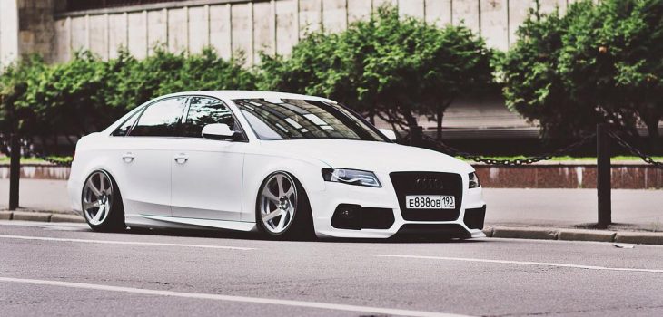 Audi A4 rolling through R